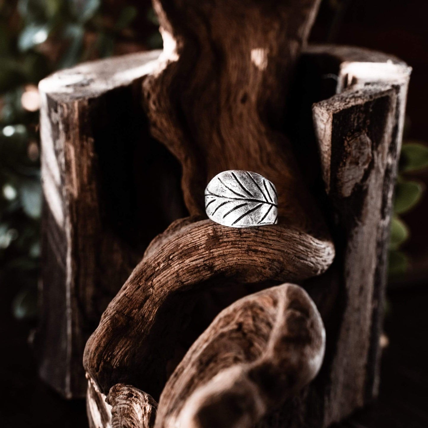 Magic Mangolia Ring