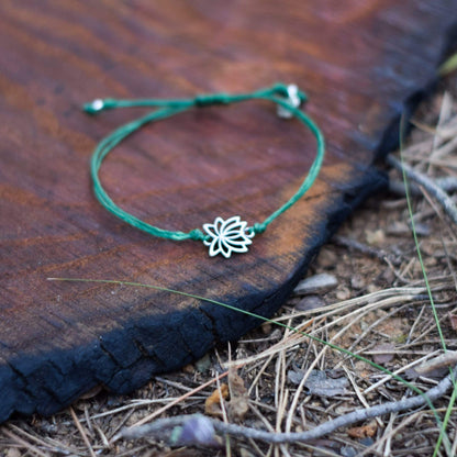 Macrame bracelet eucalyptus Lotus Bracelet