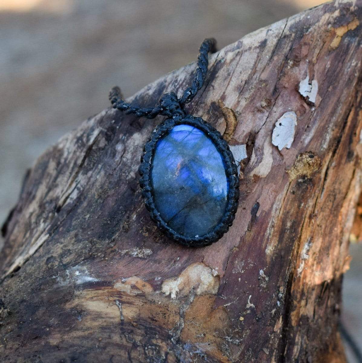 Macrame pedant Labradorite Pendant